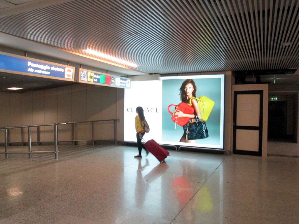 Impianto luminoso per la vostra pubblicità all'aeroporto di Roma