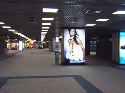 Banner luminoso per promuovere il vostro brand all'aeroporto di Roma Fiumicino