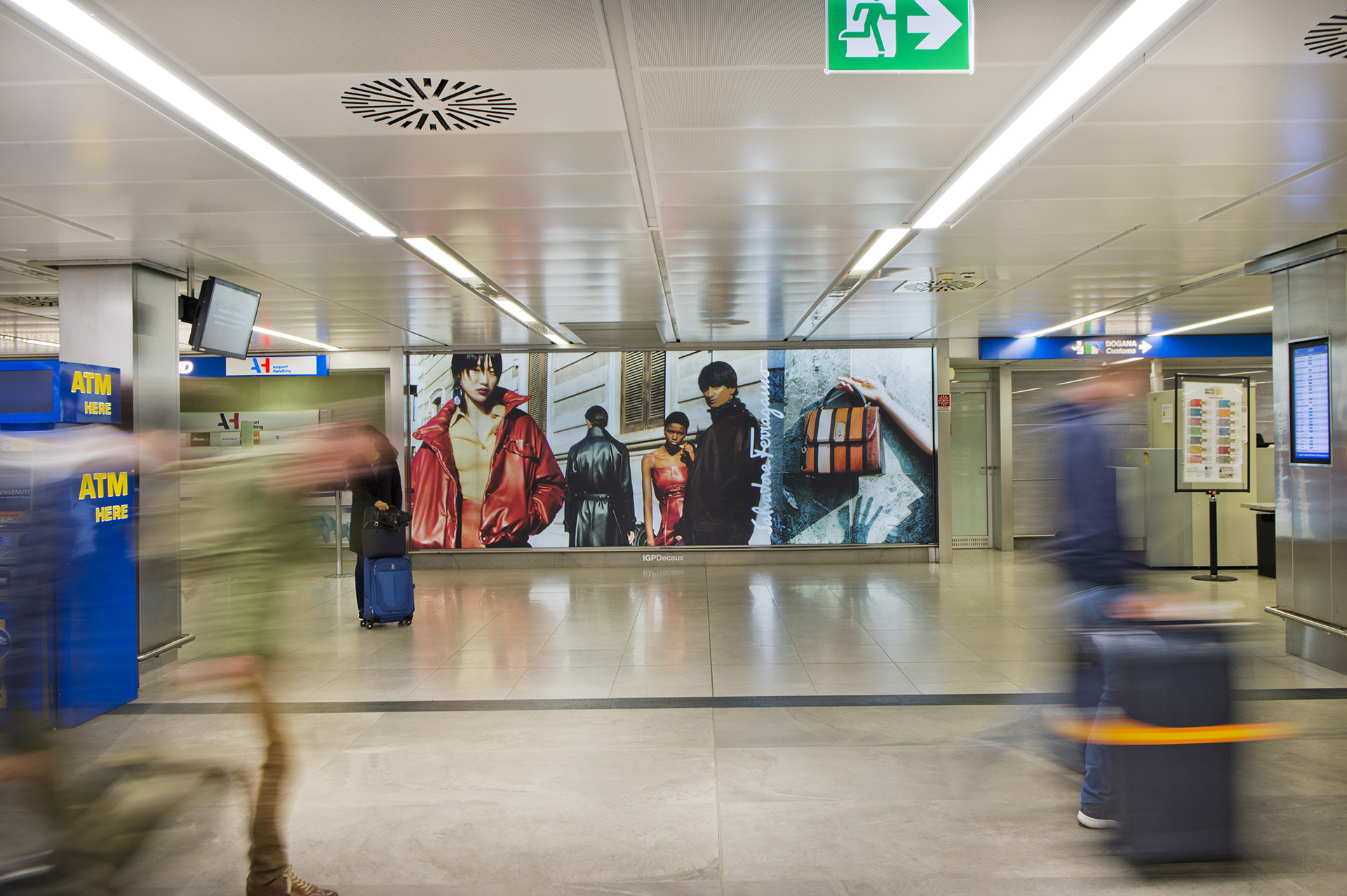 affissione di alta qualità in aeroporto a Linate