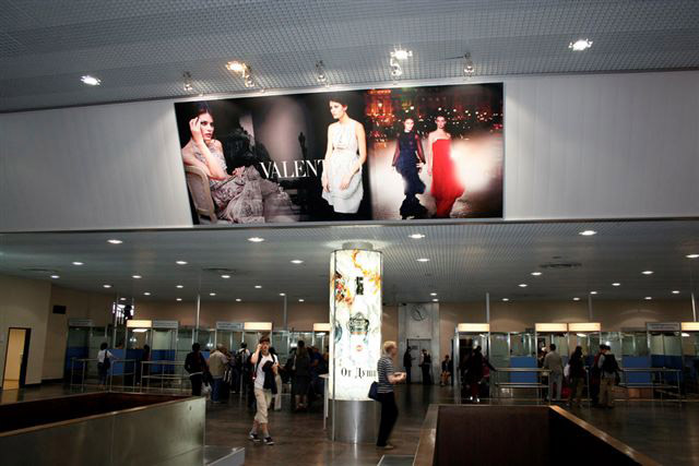 pubblicità in aeroporto a Mosca