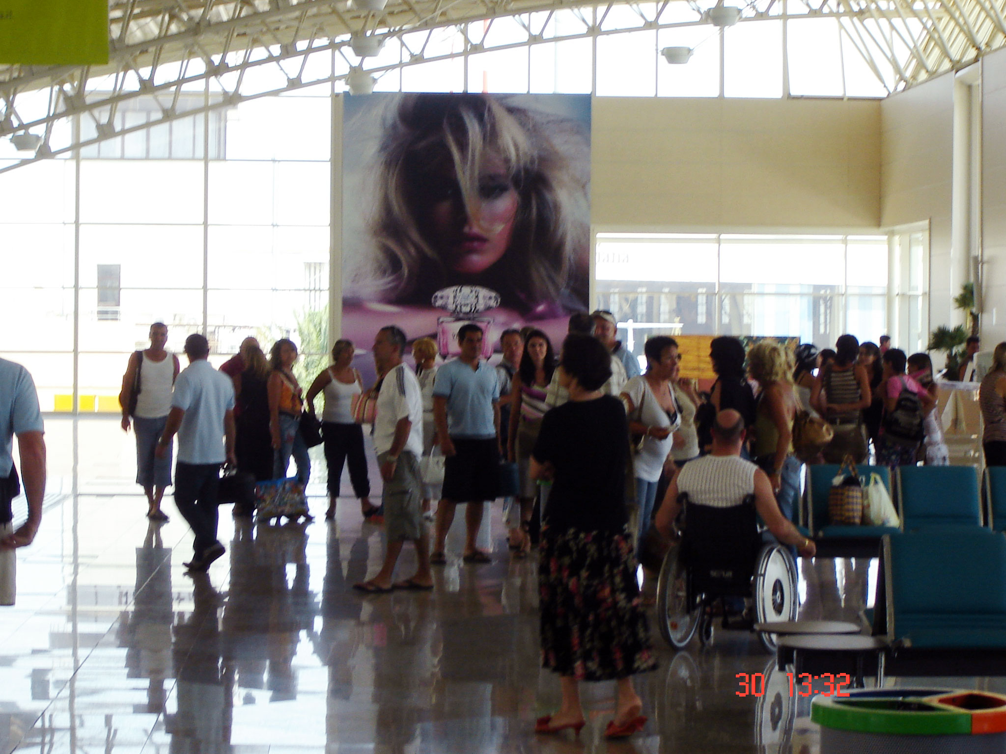 banner ad alto impatto pubblicitario in aeroporto a Olbia