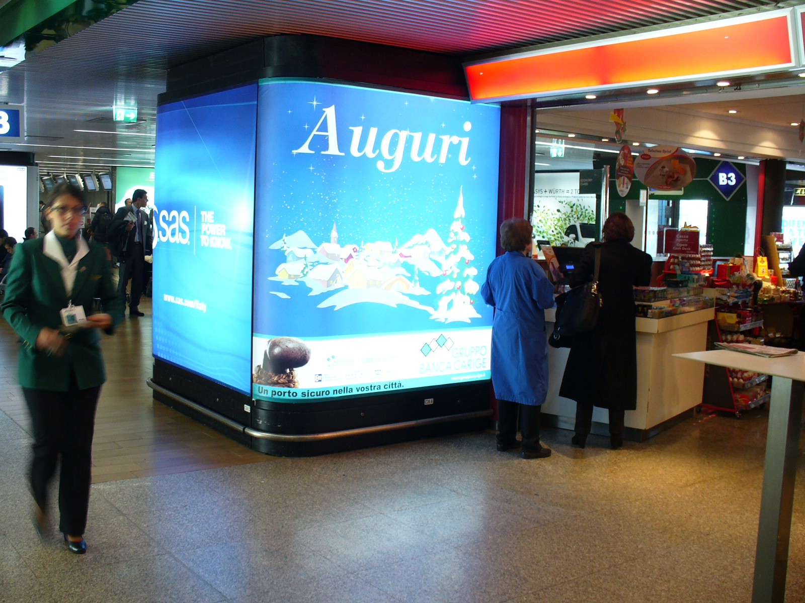 colonna luminoso per la pubblicità in aeroporto a Roma Fiumicino