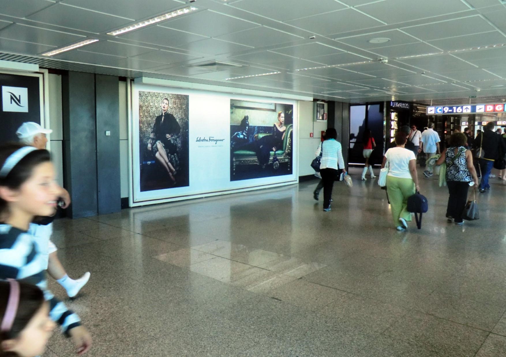 affissione luminosa aeroporto di Roma Fiumicino